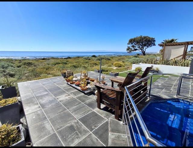 5 BEDROOM HOUSE FOR SALE IN SANDY POINT